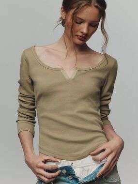 NEW PILCRO NOTCHED LONG-SLEEVE TEE SIZE S